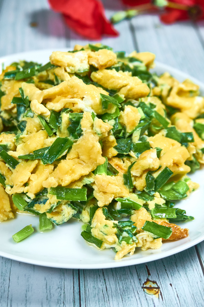 Chinese Chives and Eggs Stir Fry (韭菜炒蛋) - Cuisine Reinvented
